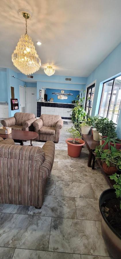 Regency Travel Inn Hayti Екстер'єр фото