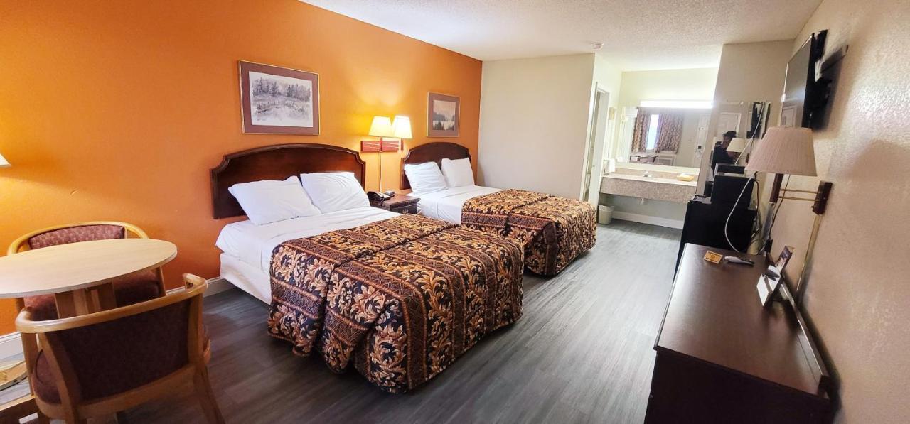 Regency Travel Inn Hayti Екстер'єр фото
