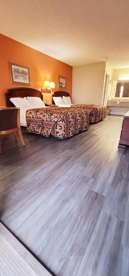 Regency Travel Inn Hayti Екстер'єр фото